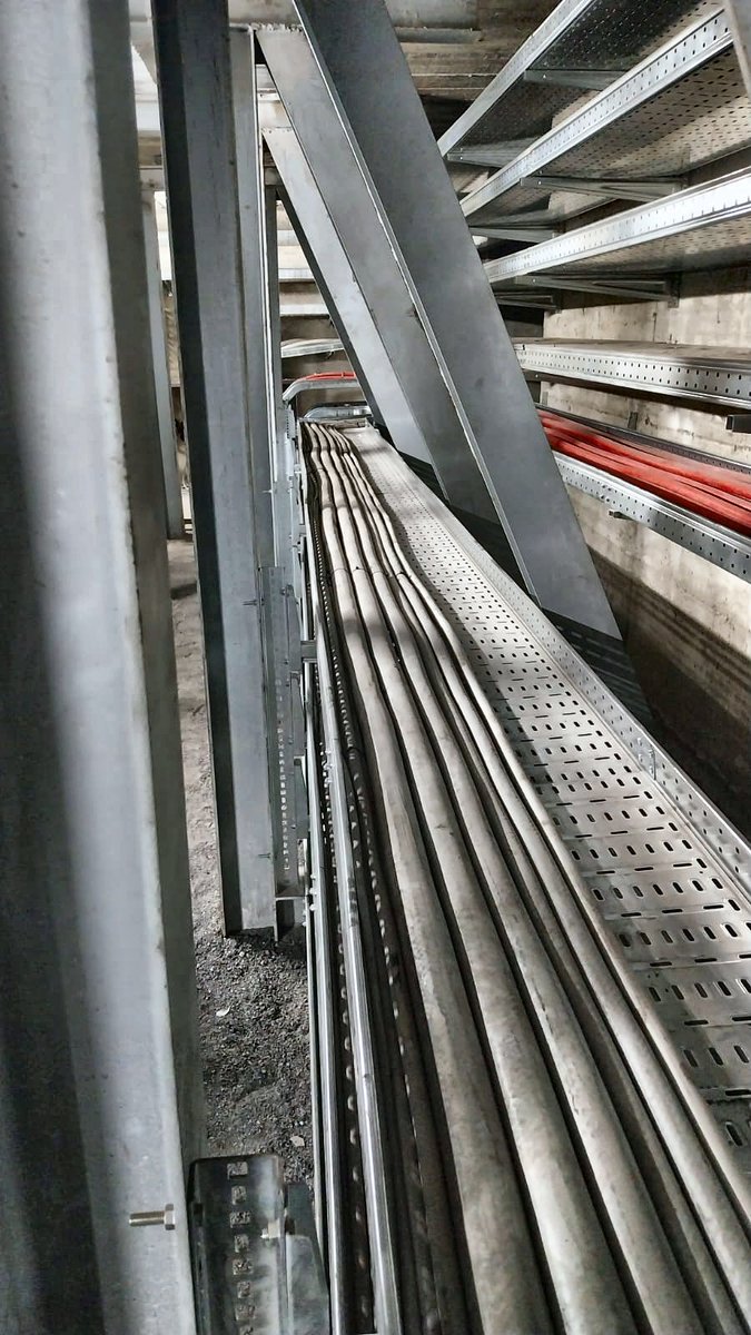 GruppoDotti's tweet photo. Realizzazione bonifica elettrica e deviazione collegamenti area forni FAS, per nuovi quadri di alimentazione, all'interno del sito ARVEDI AST di Terni, reparto LAC. https://t.co/G7ClMG01Um