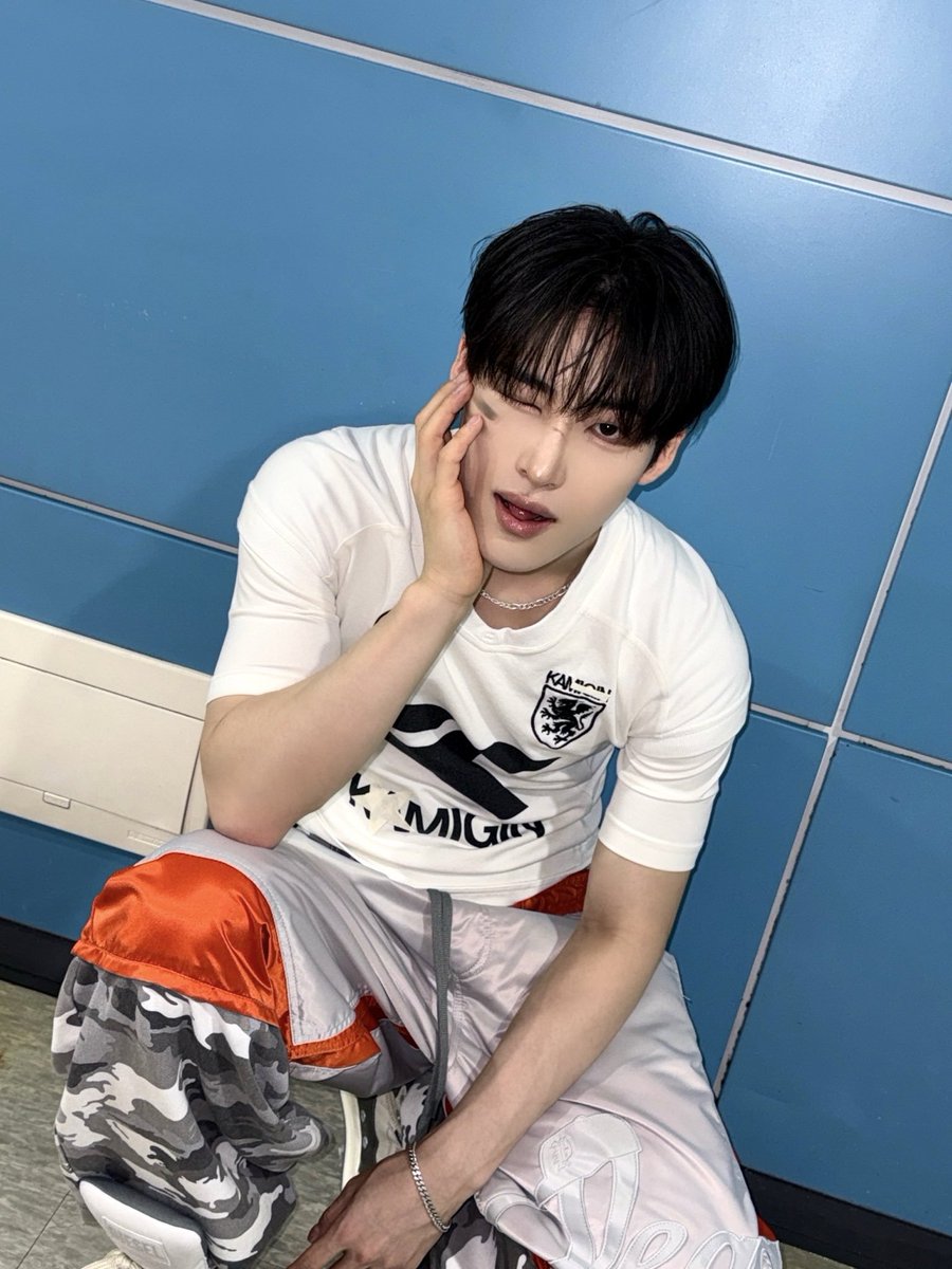 allhoursfrfan's tweet photo. {YOUMIN} 02.09’26
Fin fin fin ~~
#ALL_H_OURS #MINUTES #YOUMIN #유민 https://t.co/vV4N6xVCIh