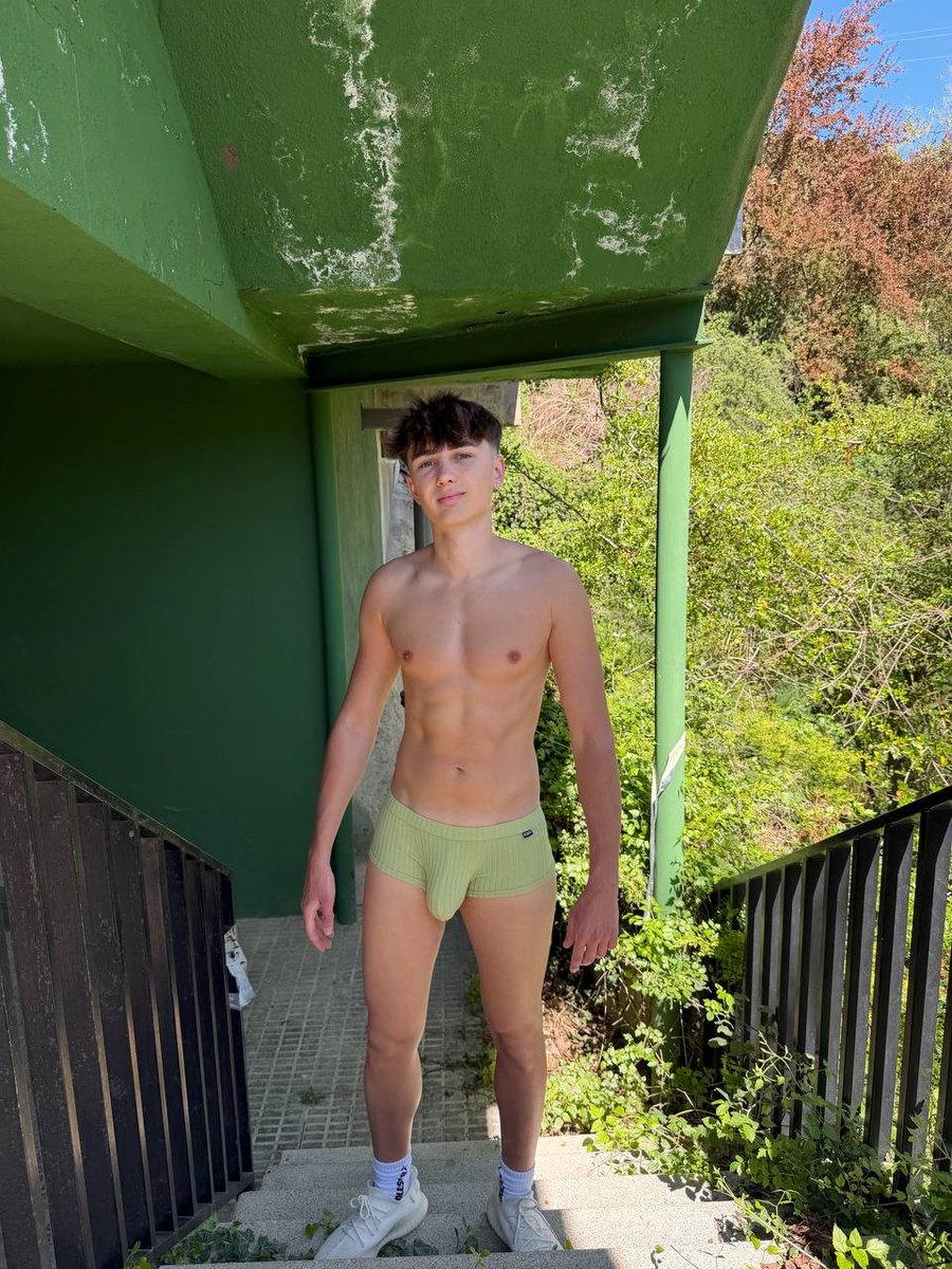 danielcollad0s's tweet photo. Do you like twinks? https://t.co/l9PsvNx561