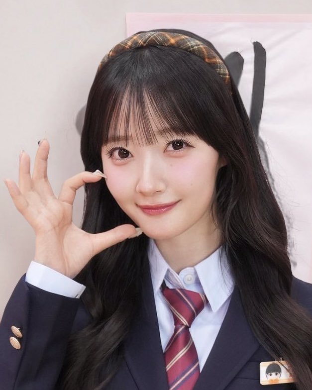koiwaiiclub's tweet photo. 교복룽룽
똥머리 반묶음 웨이브 전부 다이스키……🧎🏻‍♀️ https://t.co/IHf0txguLB