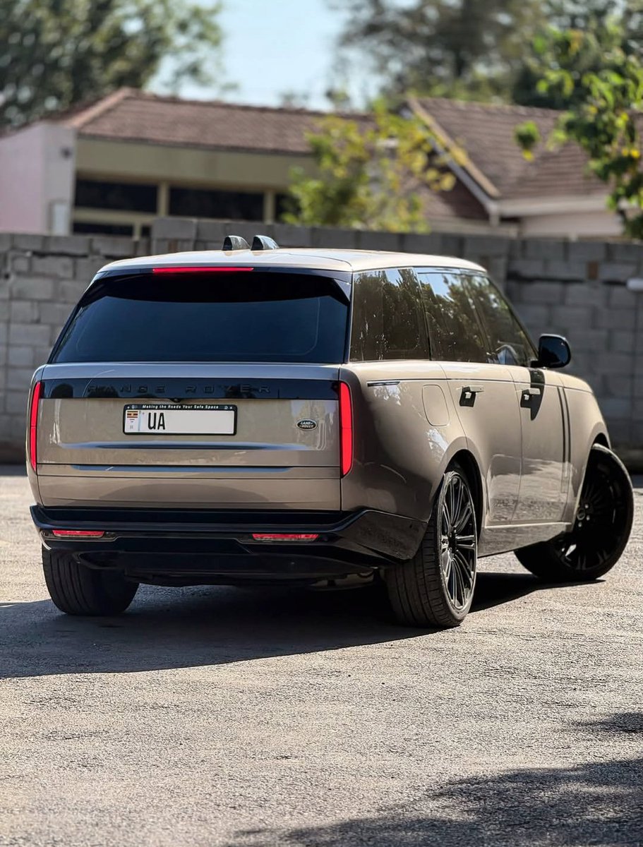 MrDriveUganda's tweet photo. Range Rover VOGUE 3.0 DIESEL 2022 model 
Ugx 620million
For any inquiries kindly call
+256700448575 ~Mr Drive https://t.co/oiAD5LSIEZ