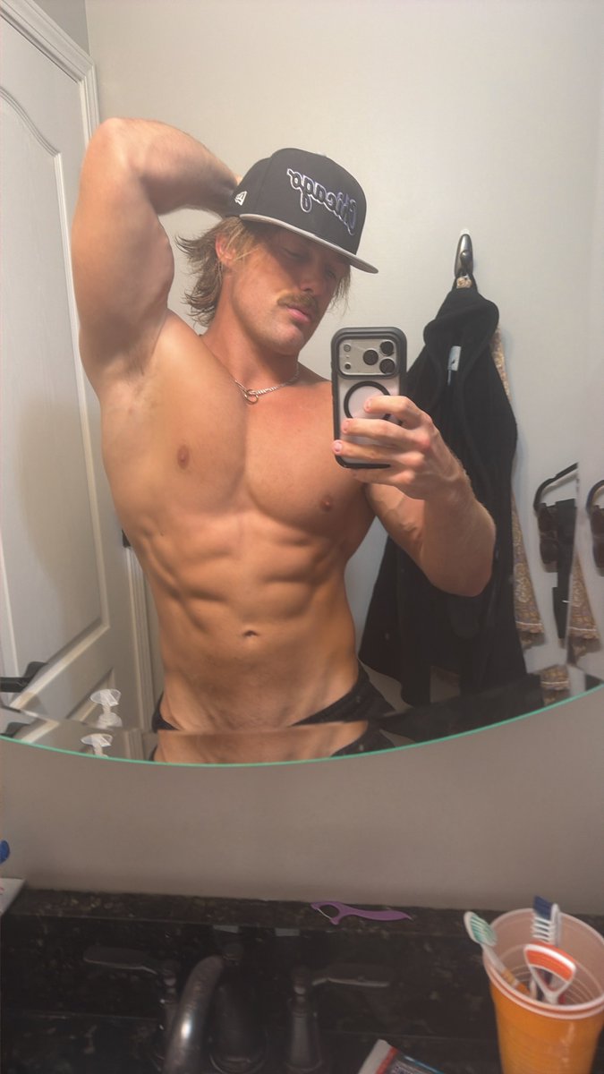 xRandyKnox's tweet photo. You bow down and listen to me only. No one else. I rule this shit! I know I’m hot shit so treat me like it fag. 
#findom #dom #onlyfans #serve #DMme #patheticloser #cashmaster #alpha #obeyme https://t.co/sSo4it4llW