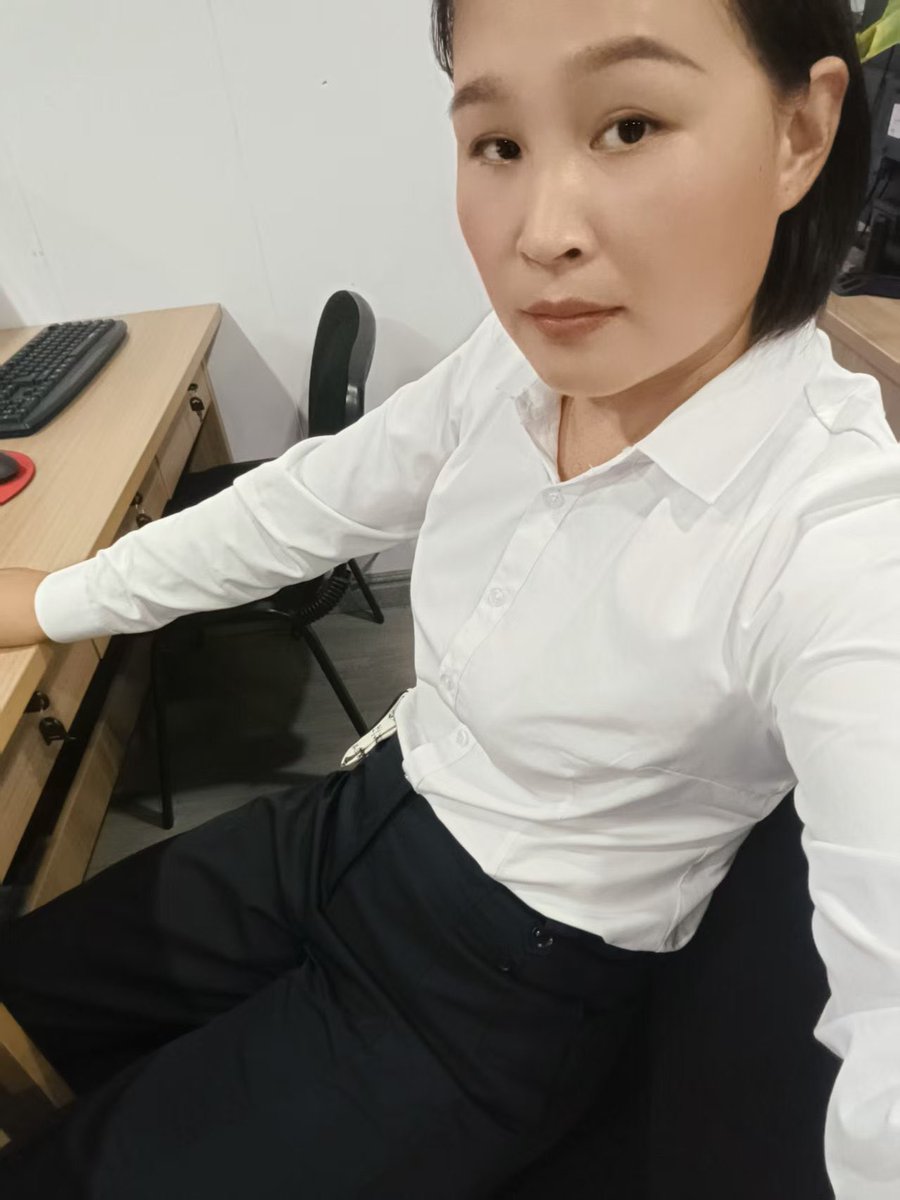 fu82376's tweet photo. 这女的操起来舒服么，性欲强不强，准备明天开凿了 https://t.co/KGReO8g8Fd