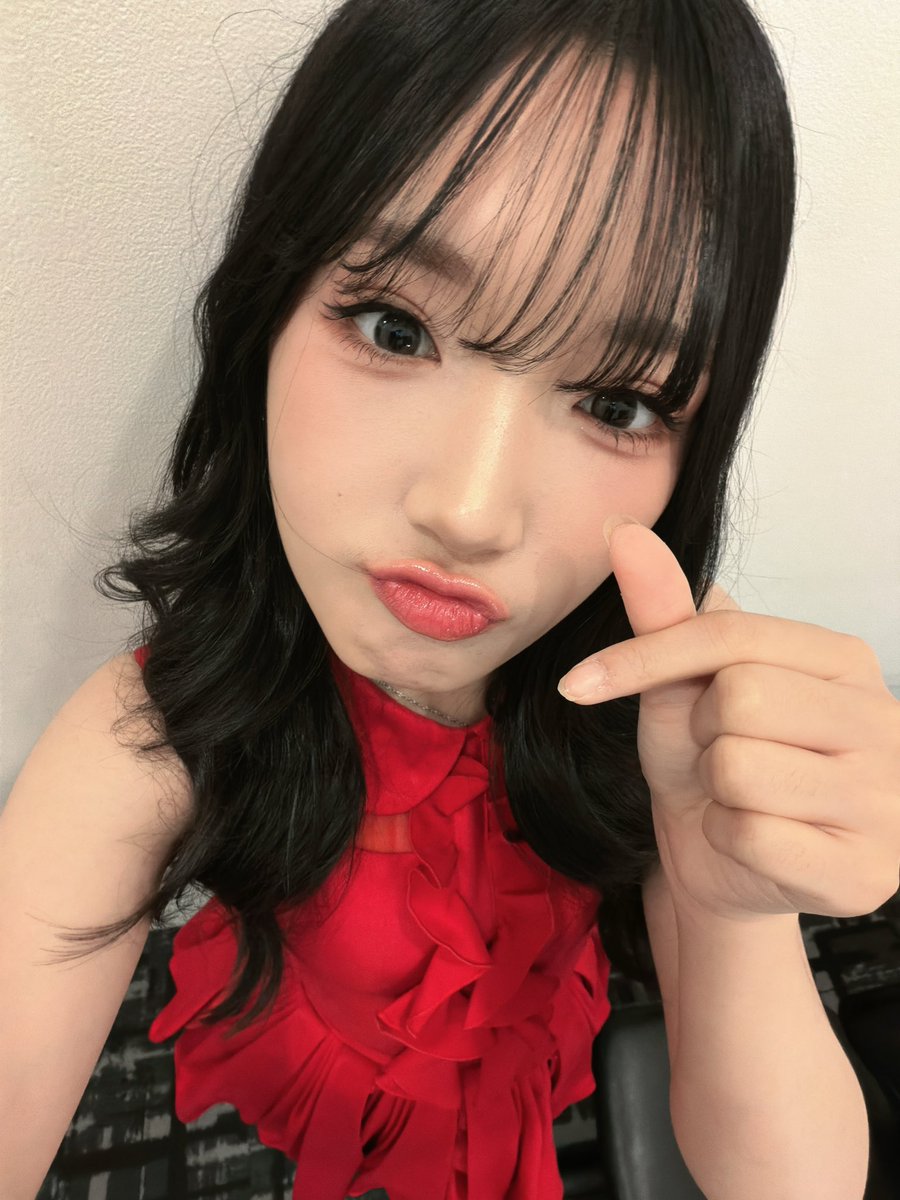 Delynn_JKT48's tweet photo. terimakasihh semuanya 🥹🤍 pengalaman birthday cheki pertamaku ternyata dipenuhi beragam warna unik dari kalian~

tapi aku juga sedih karena  ternyata ada teman-teman yang terpaksa gak bisa ikut cheki aku, mohon maaf ya teman-teman.

semoga pengalaman birthday cheki pertamaku ini bisa jadi memori baru yang menyenangkan buat kalian semua 🤍