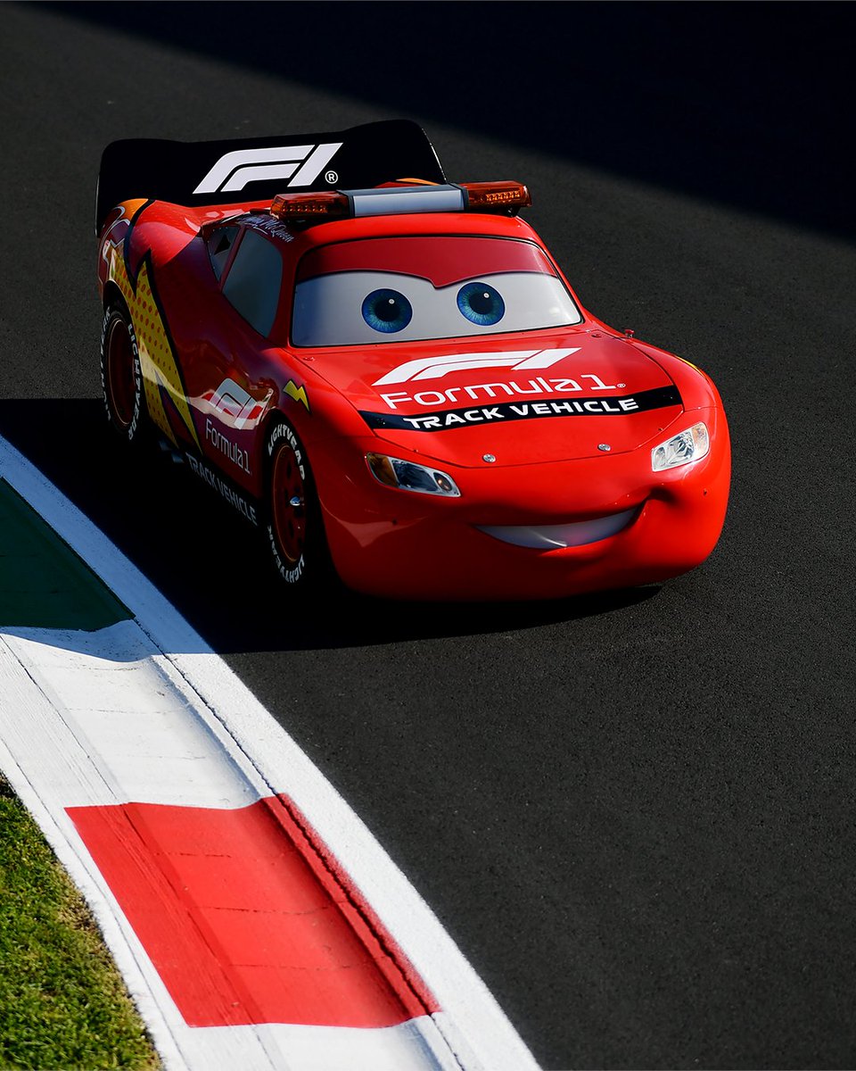 CartoonsOTMoon's tweet photo. El Rayo McQueen finalmente ha llegado al Grand Prix de Italia en la vida real. https://t.co/tEew5WbQBZ