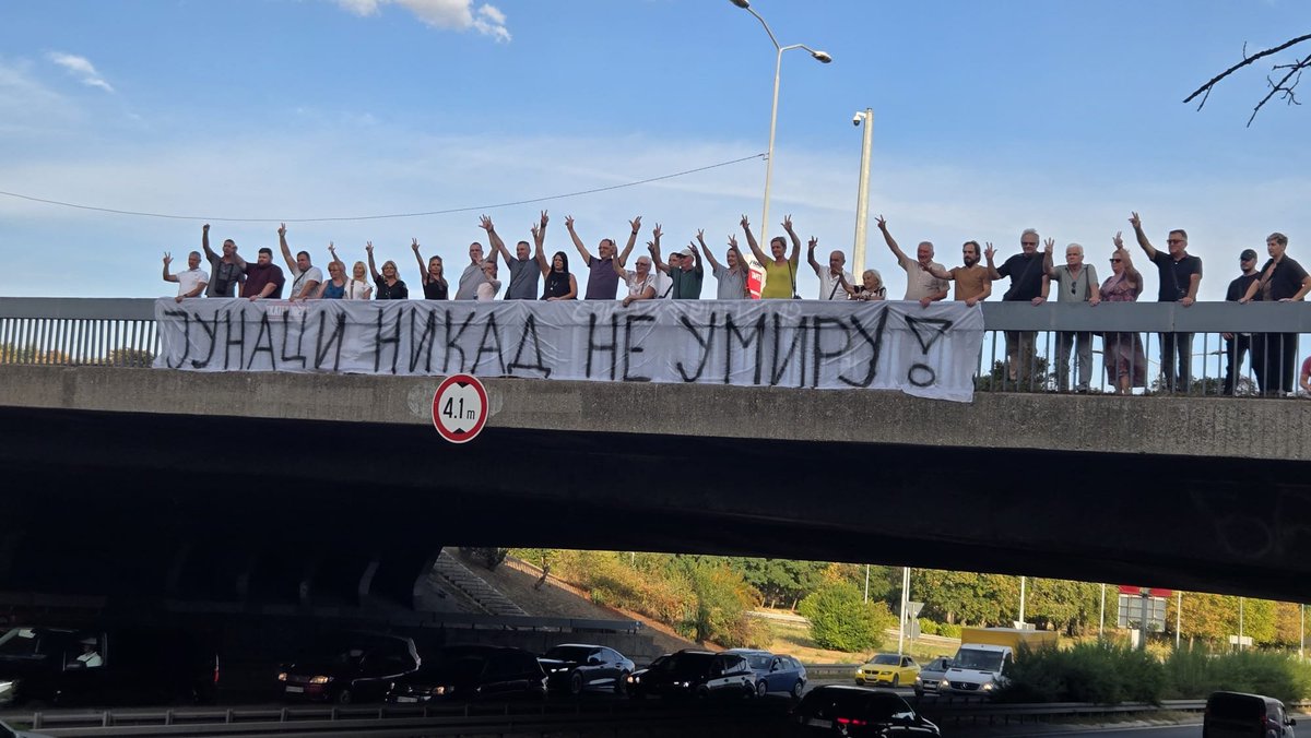 darkobojic910's tweet photo. Dobro dosao kuci, generale! https://t.co/ejY4lYo7aY