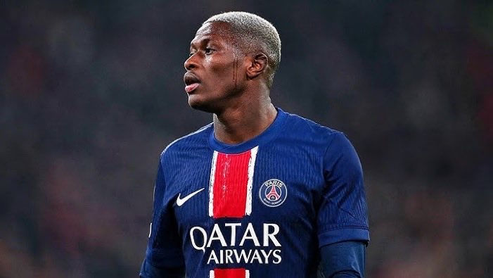 OTPipers's tweet photo. 🚨(🔴)𝐁𝐑𝐄𝐀𝐊𝐈𝐍𝐆: Manchester United agree deal with PSG for Nuno Mendes to join in January.

~~ @DavidOrnstein 🇵🇹 https://t.co/a5eHdUJuEq
