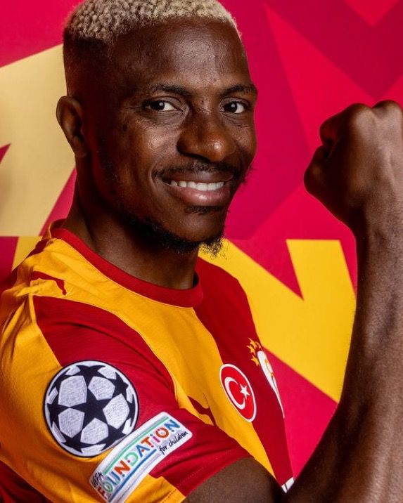 mknews_tr's tweet photo. Fenerbahçe formalarına Şampiyonlar Ligi patchlerinin basım fiyatı 1000 TL olacak. 

*Galatasaray’ın Şampiyonlar Ligi patch basımlarından fiyat farkı alınmıyor. https://t.co/SDC3sGLyjl