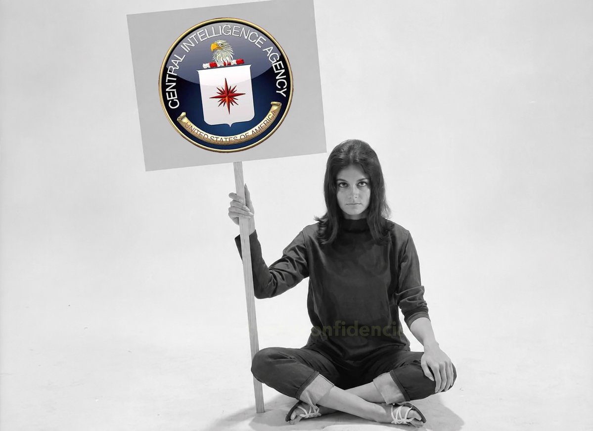 kalterkrieg2's tweet photo. El icono del feminismo posmoderno, Gloria Steinem, que acaba de fallecer a los 92 años, fue un referente de la nueva izquierda (la troskada) durante la época de la Guerra Fría y en el Nuevo Orden posterior a 1989. Desde el principio, Steinem, no solo fue promovida y financiada por las fundaciones de la oligarquía globalista sino también por la CIA.

De hecho, las fundaciones Ford y Rockefeller y otras fundaciones con fuertes conexiones con la CIA comenzaron a otorgar subvenciones a principios de los años 70 para estudiar los conceptos de raza y género.  Fue un movimiento repentino hacia las políticas de identidad por parte de estas organizaciones y la teoría es que la razón por la que lo hicieron fue evitar que la izquierda siguiera cualquier tipo de análisis de clase o económico.

Cord Meyer, uno de los reclutadores de Gloria Steinem, era un conocido agente de la CIA para operaciones encubiertas que se dedicó a reclutar a izquierdistas troskistas como parte de una estrategia antisoviética en la Guerra Fría, y cofundó la ONG United Federalist World con James P. Warburg, introduciendo el concepto de “ciudadanía”. 

La CIA es conocido que financió a estudiantes estadounidenses para asistir a los Festivales Mundiales de la Juventud y los Estudiantes en Europa, que eran eventos que se celebraban en su práctica totalidad en países socialistas, salvo en Viena (1959) y Helsinki (1962). La feminista Gloria Steinem fue, precisamente, como delegada estudiantil estadounidense al de Viena bajo el respaldo encubierto de la CIA para actuar como captadora de confidentes.

El trabajo de Steinem para el Servicio de investigación independiente, un grupo fachada de la CIA, entró por primera vez al dominio público en 1967, cuando la revista norteamericana Ramparts expuso tanto al Servicio de Investigación Independiente como a la Asociación Nacional de Estudiantes como organizaciones pantalla de la CIA. La revista de Steinem, MS Magazine, también fue financiada por la CIA para impulsar la "segunda ola feminista".

Gloria Steinem fue un icono, sí, pero de la guerra cultural y de género de la CIA para dividir y balcanizar a la izquierda. La CIA inventó el feminismo radical, que se expandió por EE.UU. y Europa como un incendio forestal y, a través de sus fundaciones (Rockefeller y Ford), inyectó millones de dólares en programas de estudios de la mujer en los campus universitarios de EE.UU. De este modo, surgieron las llamadas "políticas de identidad", diseñadas para abrir una brecha entre los blancos de clase trabajadora, que ahora iban a centrarse en la "diversidad" en lugar de la justicia económica. 

En este sentido, Gloria Steinem fue una de los soldados de la CIA en esa guerra de géneros; es decir, fue un ser despreciable y abyecto. Todo el lodazal de géneros e identidades extravagantes que hoy estamos padeciendo vinieron de aquellos polvos.