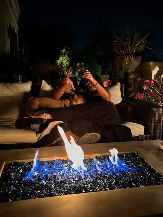 Datsme147's tweet photo. I’ll take this over club every time🍷❤️ https://t.co/AYKjL9baQX