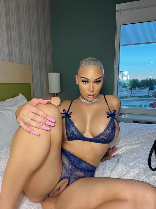 Elizaeu7a's tweet photo. Baby Dm for meet up 💦💦click on  My  telegram  link  and  message Darectly   https://t.co/VFoVFvVy8M https://t.co/Yly4lvKiGe
