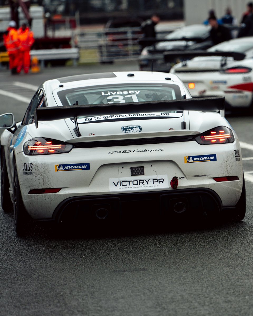 MaritzaByb5z's tweet photo. Race one of the Porsche Sprint Challenge is done. P5 in class on my debut. https://t.co/FWVPCmKocg