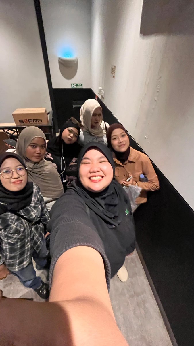 deadforcaaaa's tweet photo. Me &amp;&amp;&amp; ma gurlll at basecamp kopkenn jatcemppppp https://t.co/WTTbpmdyrs