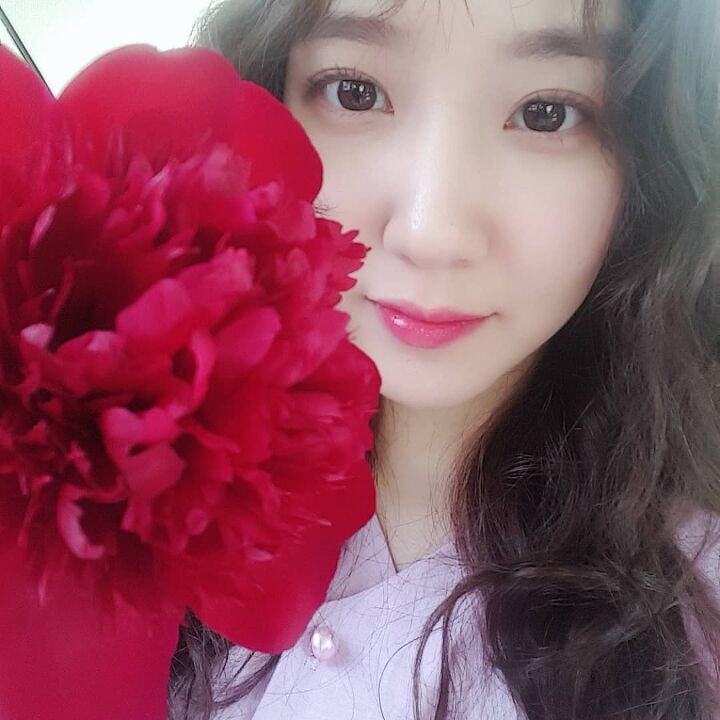 springseouls's tweet photo. wdym she’s 34 now https://t.co/8hoxngjisW