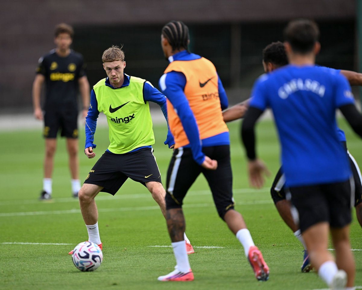 TheChelseaForum's tweet photo. ICE COLE'D PALMER IN TRAINING 💙🥶 https://t.co/vE9KjQv0MW