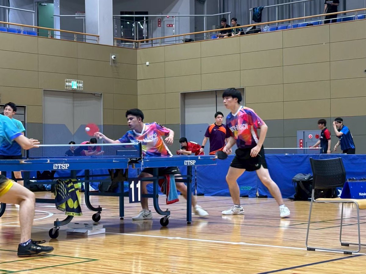 MISCHMASCHOSAKA's tweet photo. そう言えば6月の羽曳野クラブリーグと重なっていた全日本社会人予選は無事に全員予選敗退でした。
全日本クラブ選手権に向けて、ラケット握ってください皆さん。
地獄ボーイは試合前日に朝まで飲むのをそろそろ控えてください。

#そんなんで坪井松山ペアのチキータ取れるかぁ https://t.co/VZkTx09n3d