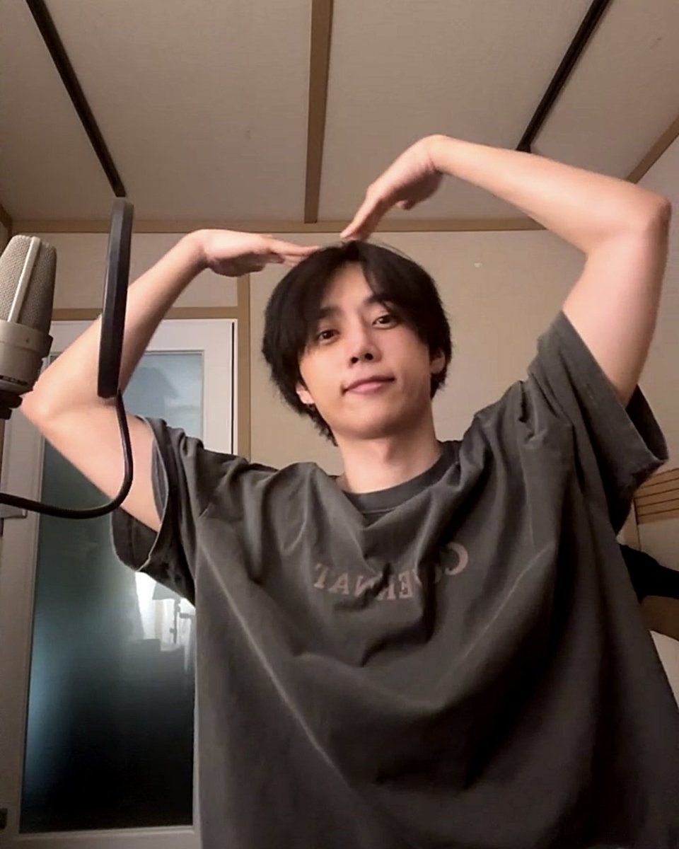 swlovezone's tweet photo. sunwoo ending his live 🫶🏻 https://t.co/ejbiQoAxrC