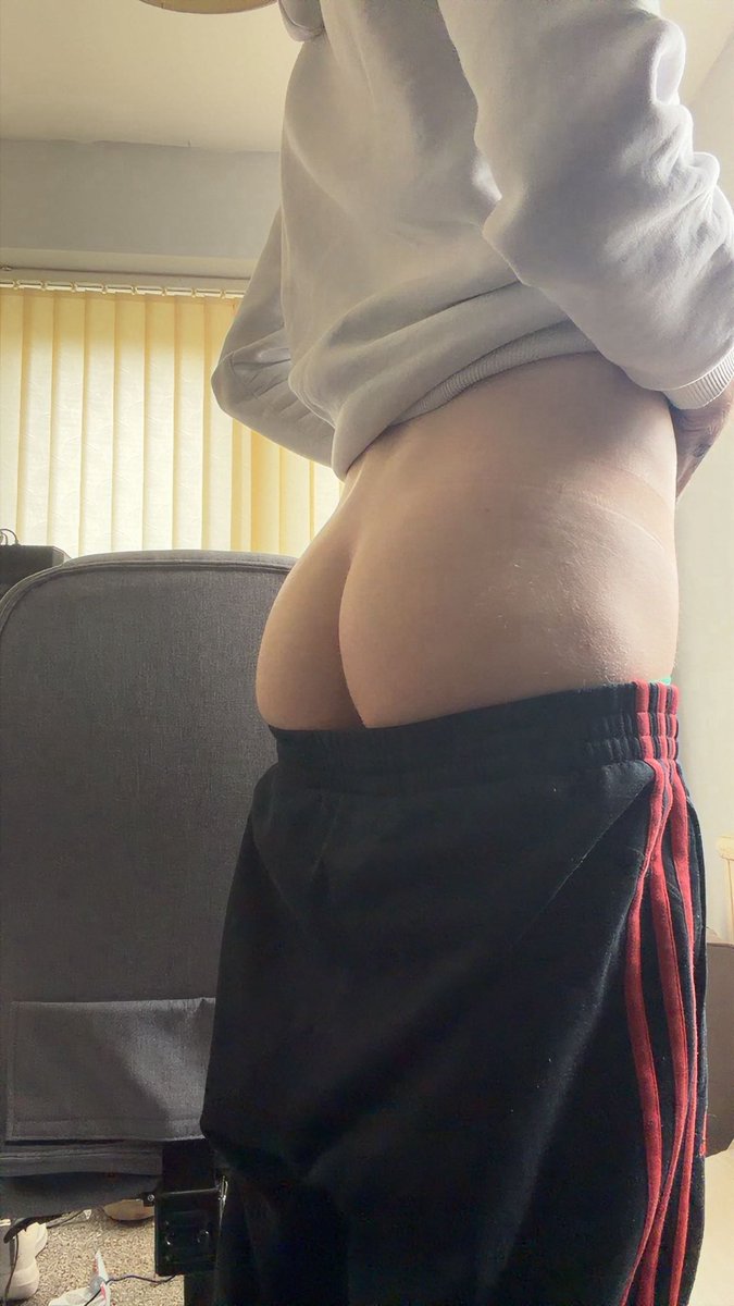 Tommy2003x's tweet photo. @alo_twink Got a place for it too go 🥵 https://t.co/7GxFVxcZyn