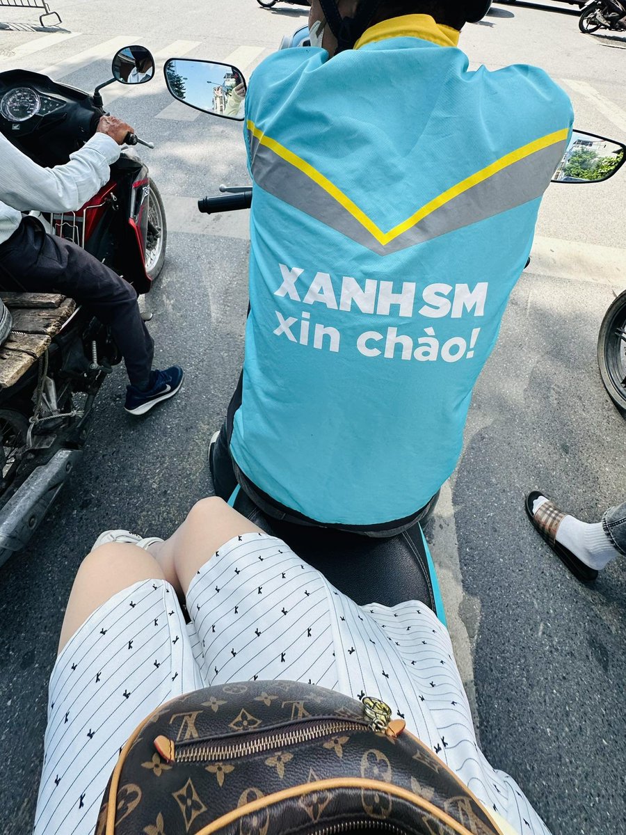 bertinverovq's tweet photo. 和靠谱伙伴合作带来的成就‍感很直接。今天辛苦了，明天‍继续稳稳向前。 https://t.co/x1TMKxJMos