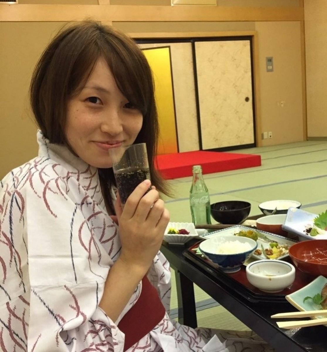 hazukashiiman's tweet photo. ★姉晒し依頼
@hijlepd 

美咲/26歳 バツ1 経験本数5本
職業：企業の受付
隠し関係：旦那がいたのに実の弟と浮気
趣味：昼間からオナニー
おちんぽが大好きすぎて身内にすら手を出してしまう美咲
その結果、旦那とは離婚
雑魚まんこな姉を見たい方はぜひdmしてあげてください
#オナペ https://t.co/gw1S3jbPe8