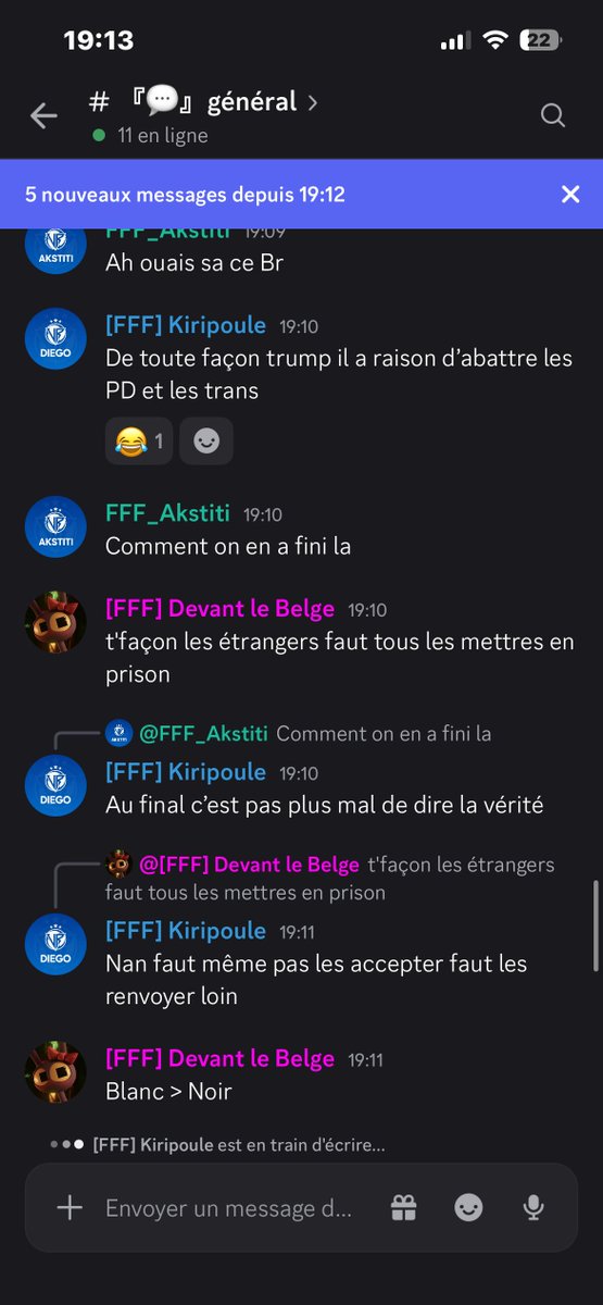 Victor_Arjo's tweet photo. Racisme / Homophobie / Misogynie / Antisémitisme / Suprémacisme, tout y est 

Imagines avoir une vie aussi triste pour rigoler du père décédé d'un gars et déblatérer des kilomètres de conneries 

Bannez moi tout ça de partout sérieux https://t.co/2Ut303Xp6f