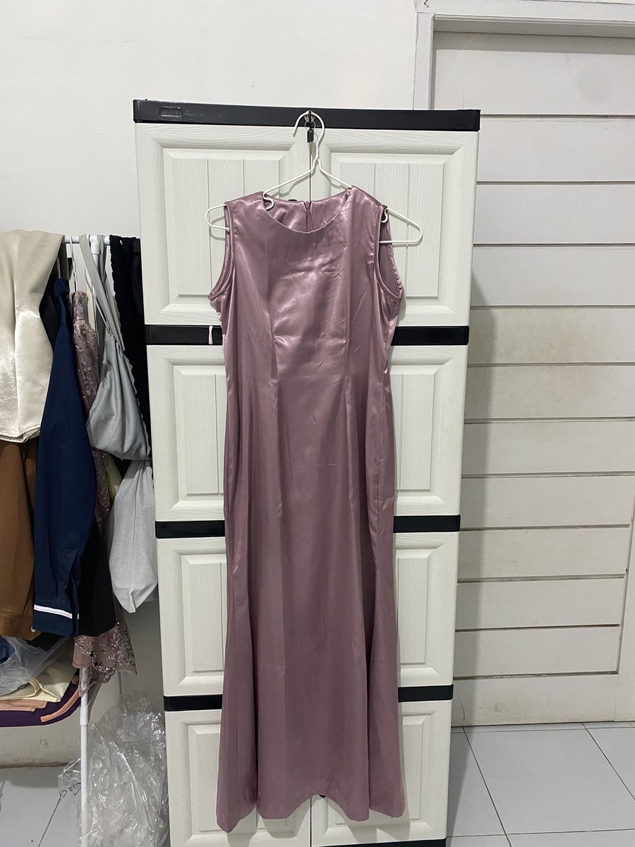 prelovedby_cc's tweet photo. dress 1 set dijahitin belum pernah di pake samsek
dijual 300k masih bisa nego tipis
beli terpisah bisa juga

minat ? DM aja https://t.co/iZHmjgEbCe