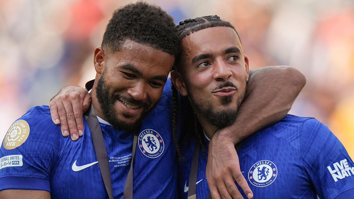 TheBlueDodger's tweet photo. 🚨 The Lamine Camara deal died thanks to Monaco.

Chelsea will now proceed with midfield options in Caicedo, Lavia, Barco, Henderson and James. 

Sources suggest James is seen as a midfielder under Alonso. Gusto is another candidate if required.

(@kierangill_DM) #CFC https://t.co/zN9ufNN9e1