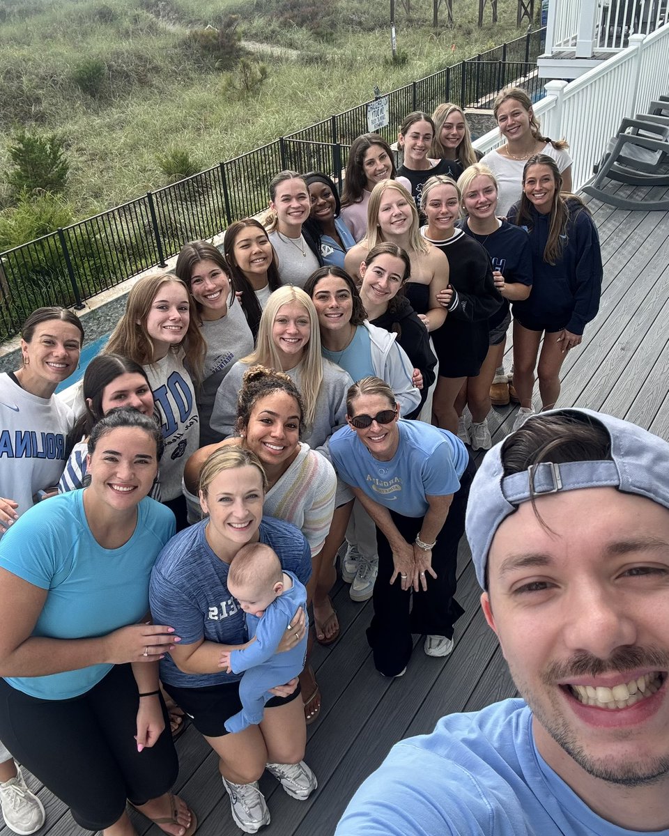 uncgymnastics's tweet photo. Had the best time at our team retreat. Excited for what’s the come with this group! 🌴🩵

#GoHeels https://t.co/tJXdX3WiCF
