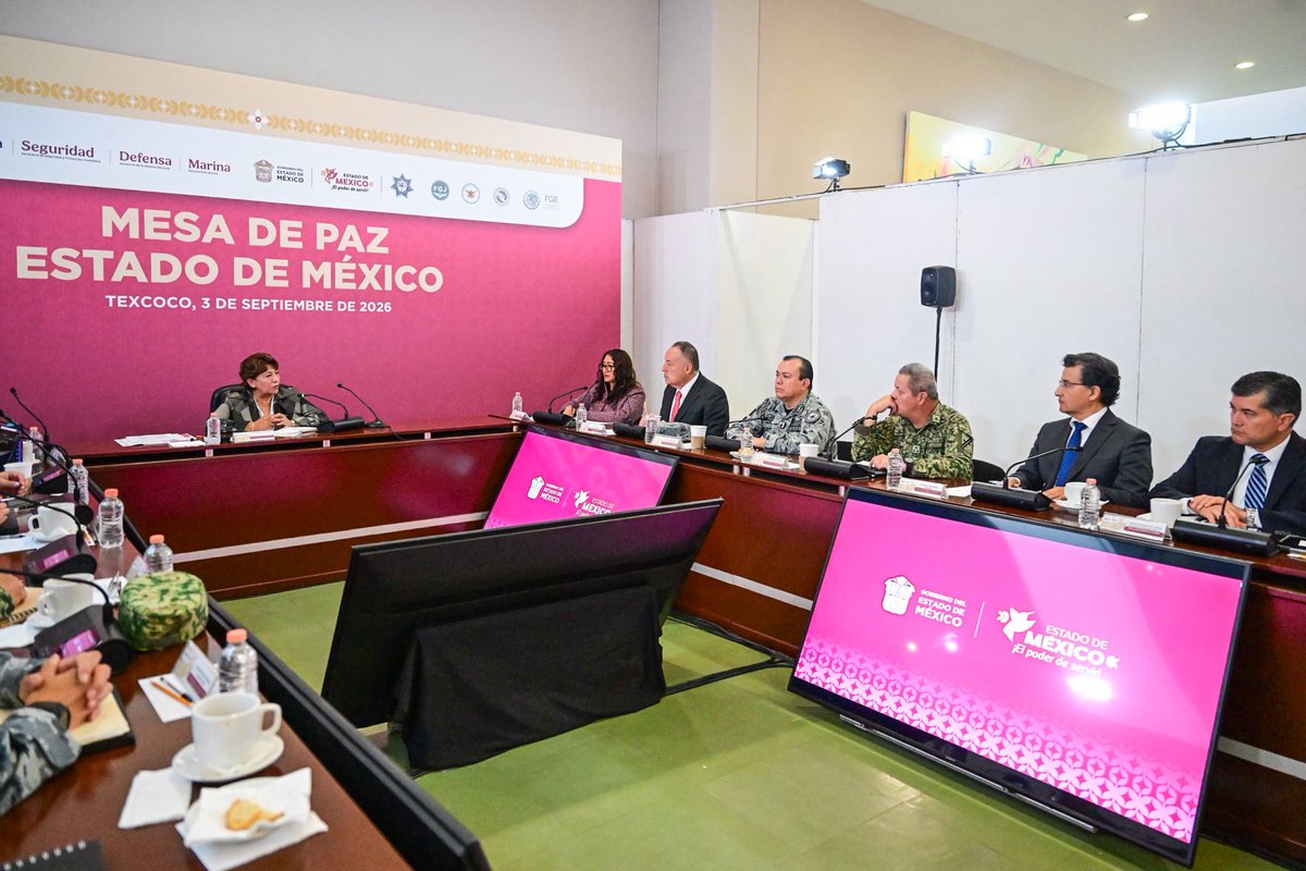 delfinagomeza's tweet photo. Este jueves, desde mi querido #Texcoco, realizamos nuestra reunión de la Mesa de Paz, en el Centro Cultural Mexiquense Bicentenario.
Autoridades de los tres órdenes de gobierno mantenemos la coordinación, de manera permanente, para avanzar en la ruta de paz y bienestar para las y los mexiquenses.
#ElPoderDeServir