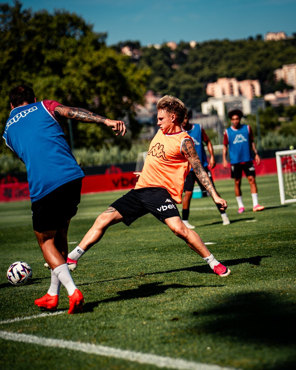 ogcnice's tweet photo. 🏋👊

#ogcnlmfc https://t.co/FvMOq8CZ34