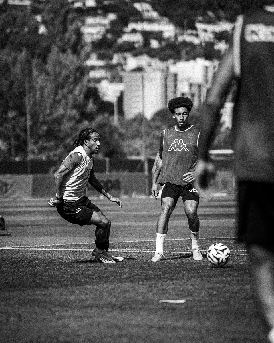 ogcnice's tweet photo. 🏋👊

#ogcnlmfc https://t.co/FvMOq8CZ34