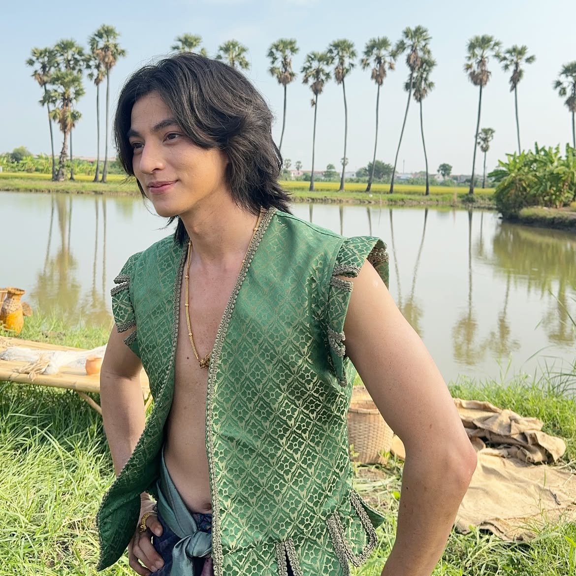 Gulfkanawutofc's tweet photo. IG​ update : GulfKanawut

ขุนช้าง​ Ver.2026 มาลงรูปในกองถ่ายให้ชมกันแล้วค่า😘

#GulfKanawut​
#อัศจรรย์วันทอง
#InTheNameOfLove https://t.co/bHH97vd9ZP
