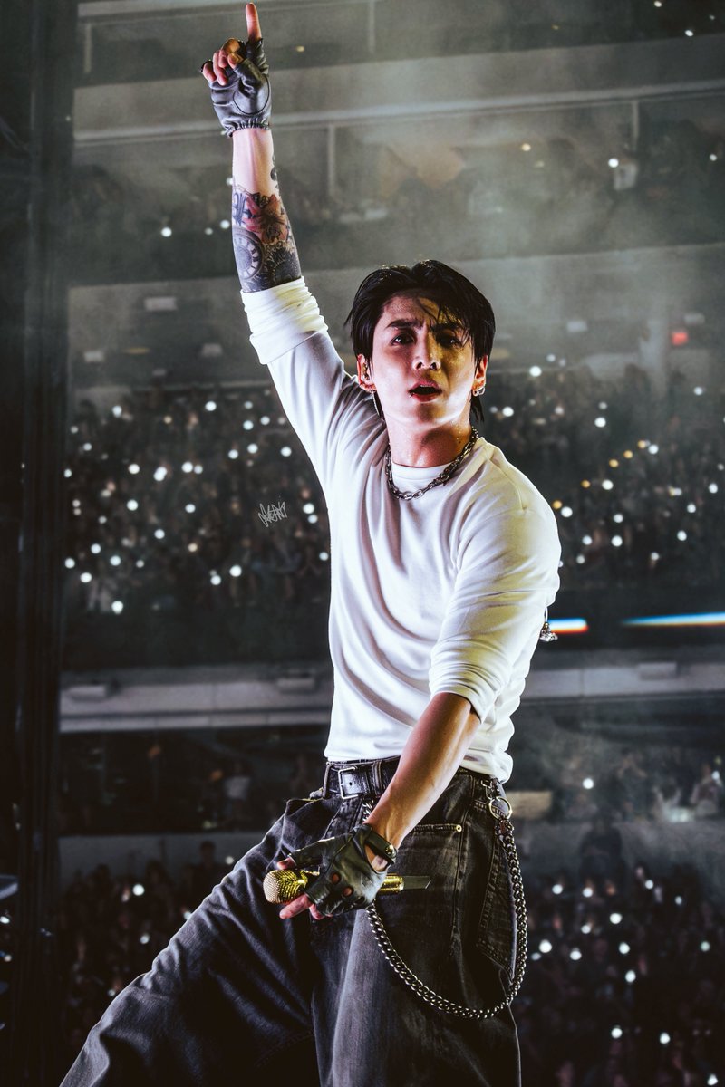 bambamstrash's tweet photo. AN ICON ❤️‍🔥

@BTS_twt 

pls credit when reposting dont remove watermark 

#방탄소년단 #BTS #JUNGKOOK  #BTS_WORLDTOUR_ARIRANG
#BTS_WORLDTOUR_ARIRANG_NA
#BTS_WORLDTOUR_ARIRANG_LA https://t.co/XSTPh4gFuL
