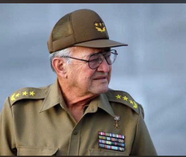 DrRobertoMOjeda's tweet photo. Se cumplen 15 años de la desaparición física del General de Cuerpo de Ejército Julio Casas Regueiro, Héroe de la República de #Cuba y ministro de las FAR. Ejemplo para las actuales generaciones de jefes y cuadros. @MinfarC https://t.co/iH62UBCoUb