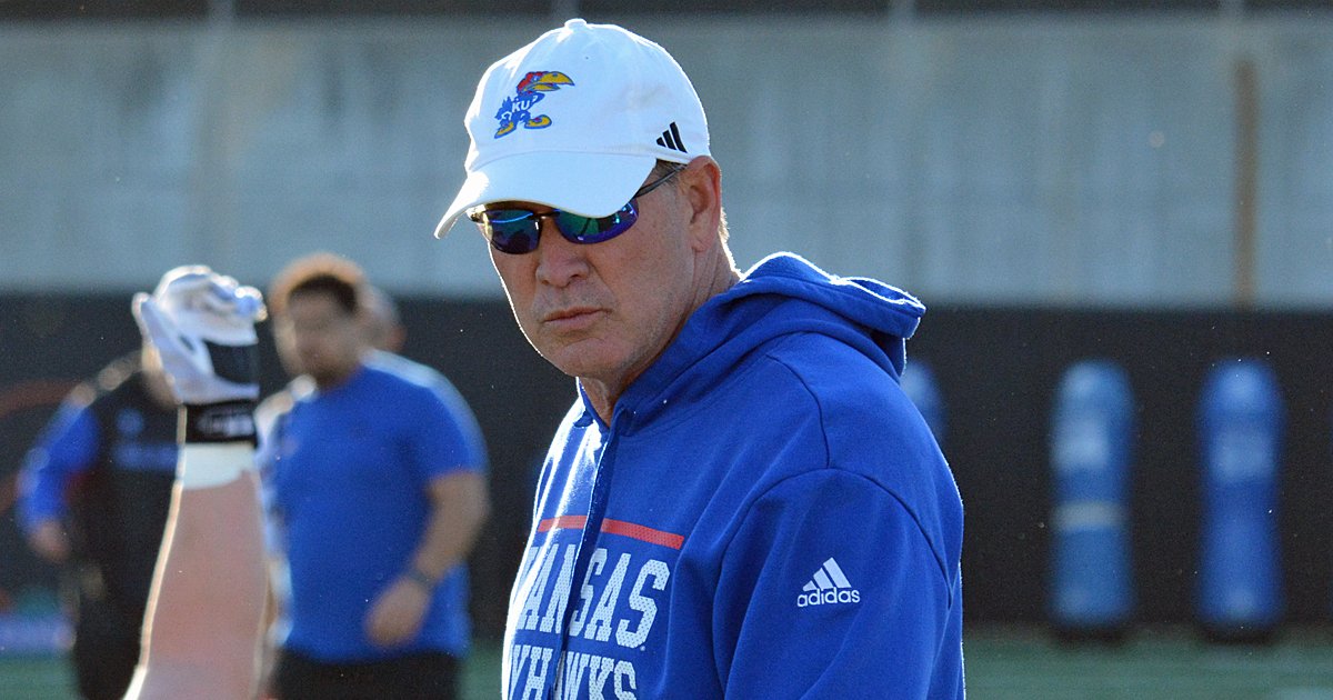JayhawkSlant's tweet photo. Lance Leipold said there are no plans to rotate QB or alternate series.

- How Ballard handled the news
- Marshall getting 70% of practice reps
- Plans for in-game snap distribution
- Mason Ellis finds a home at strong safety
#kufball

More:
https://t.co/YwL1FQQjaH https://t.co/abAjLL1JNg