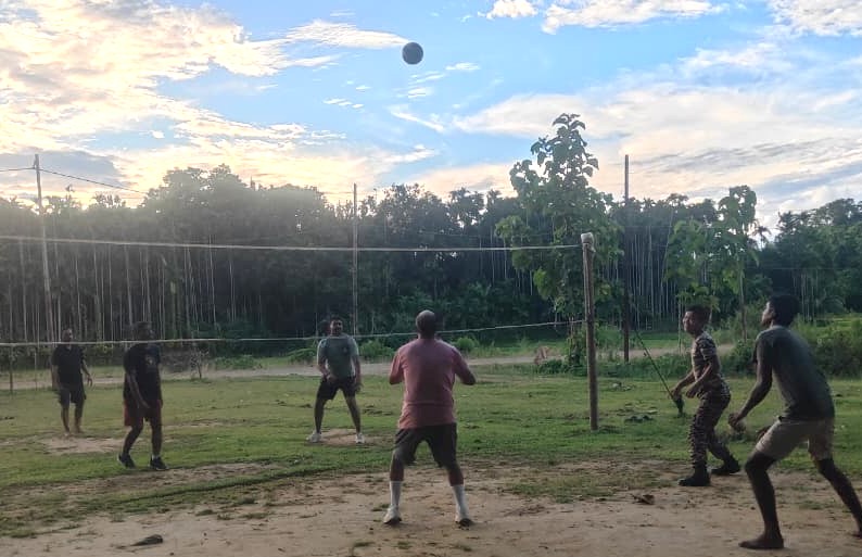 2Diphu's tweet photo. Jawans of 20 Bn CRPF at Jiribam, Manipur unwind after a long day by playing their favourite games—badminton, volleyball and carrom. Helping them beat stress, boost coordination and share moments of fun. 🇮🇳💪 #CRPF #Manipur #Jiribam #Fitness #MoraleBoost
@crpfindia @DigopsJiribam @Intcelljht @RKhatkhati @mnp_2018