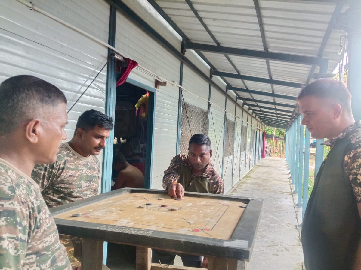 2Diphu's tweet photo. Jawans of 20 Bn CRPF at Jiribam, Manipur unwind after a long day by playing their favourite games—badminton, volleyball and carrom. Helping them beat stress, boost coordination and share moments of fun. 🇮🇳💪 #CRPF #Manipur #Jiribam #Fitness #MoraleBoost
@crpfindia @DigopsJiribam @Intcelljht @RKhatkhati @mnp_2018