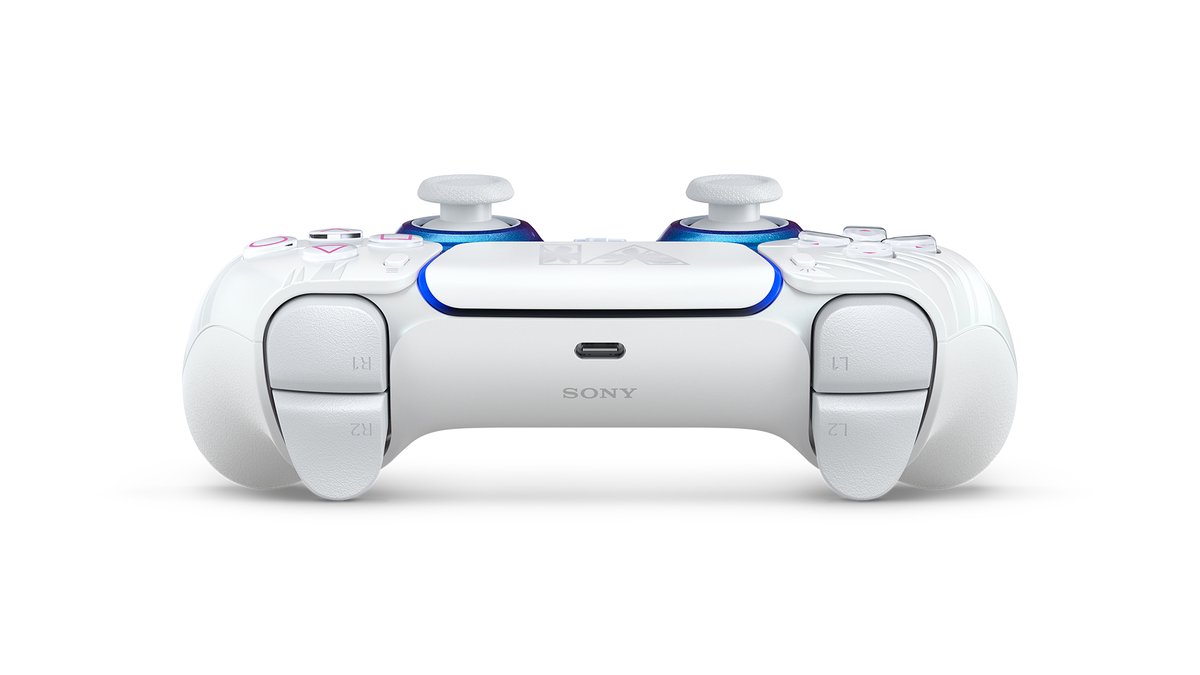 PlayStationUK's tweet photo. The Grand Theft Auto VI White Limited Edition DualSense controller

[2/2] https://t.co/8oWawyXzuG