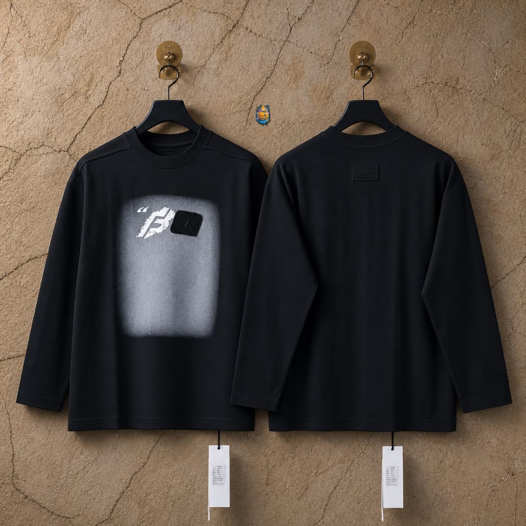 vibe_cityy's tweet photo. Longsleeve shirt 

35k💰 https://t.co/A6ECynkJvI