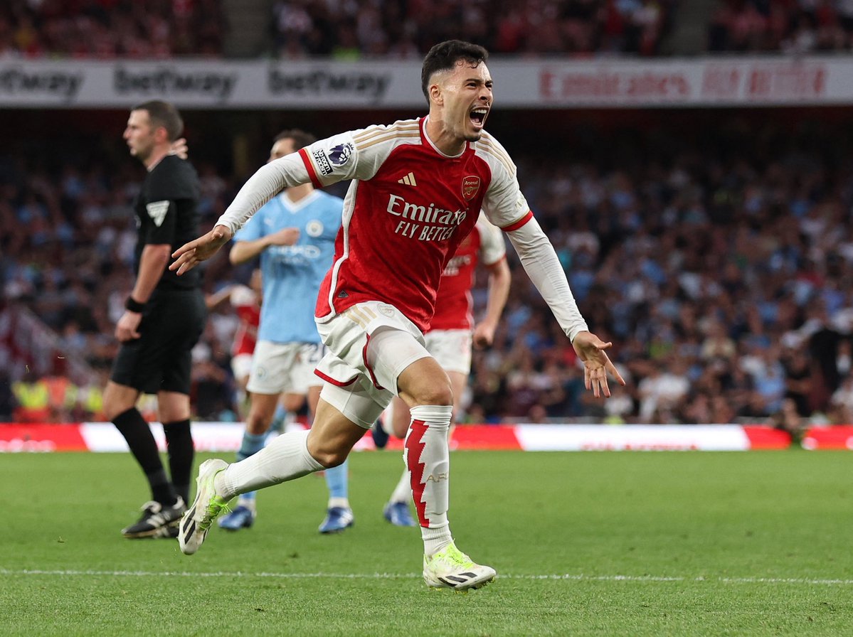 HawkesAFC's tweet photo. Gabriel Martinelli. incredible servant for arsenal i’m not hearing anything else. one of the pioneers in keeping the lights on at the emirates when it looked dark. I wish him nothing but the best &amp; he can leave with his held extremely high. Thank you for everything❤️ https://t.co/vjaH3CCiiw