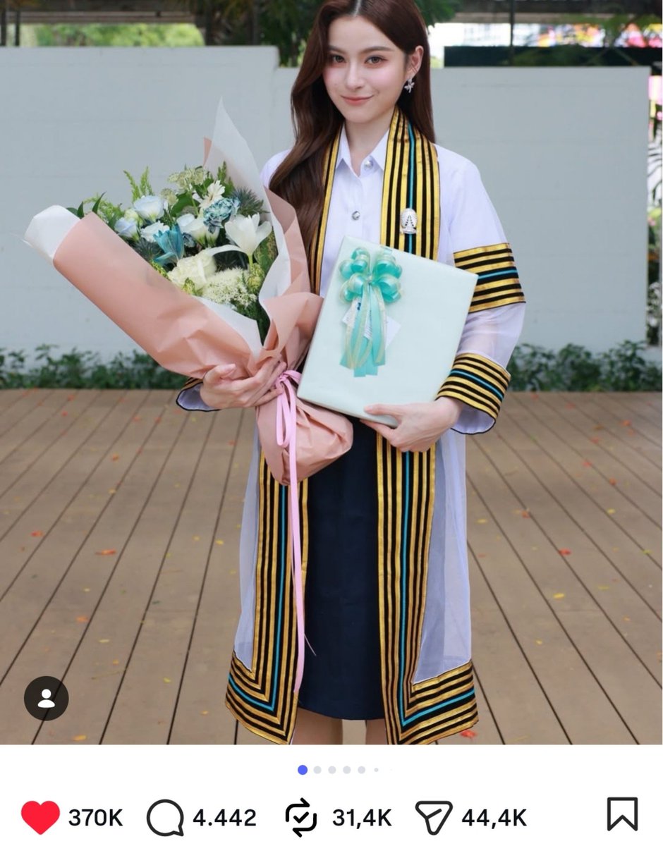 intoprimii's tweet photo. this post about prim's graduation not about the ship * act like an educated person lol * https://t.co/cL1DyBZhBf