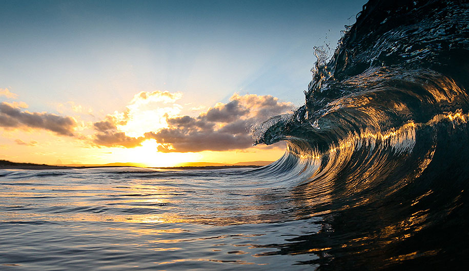 ZorzStudios's tweet photo. The majestic power of #OceanWaves captured by Warren Keelan: https://t.co/LKCV6Y33l4 

#MartynasKlimas #art #CrestingWaves #nature #OceanPhotography #MajesticPower #SeaPhotography #sunlight #WarrenKeelan https://t.co/wy15SJsFyO