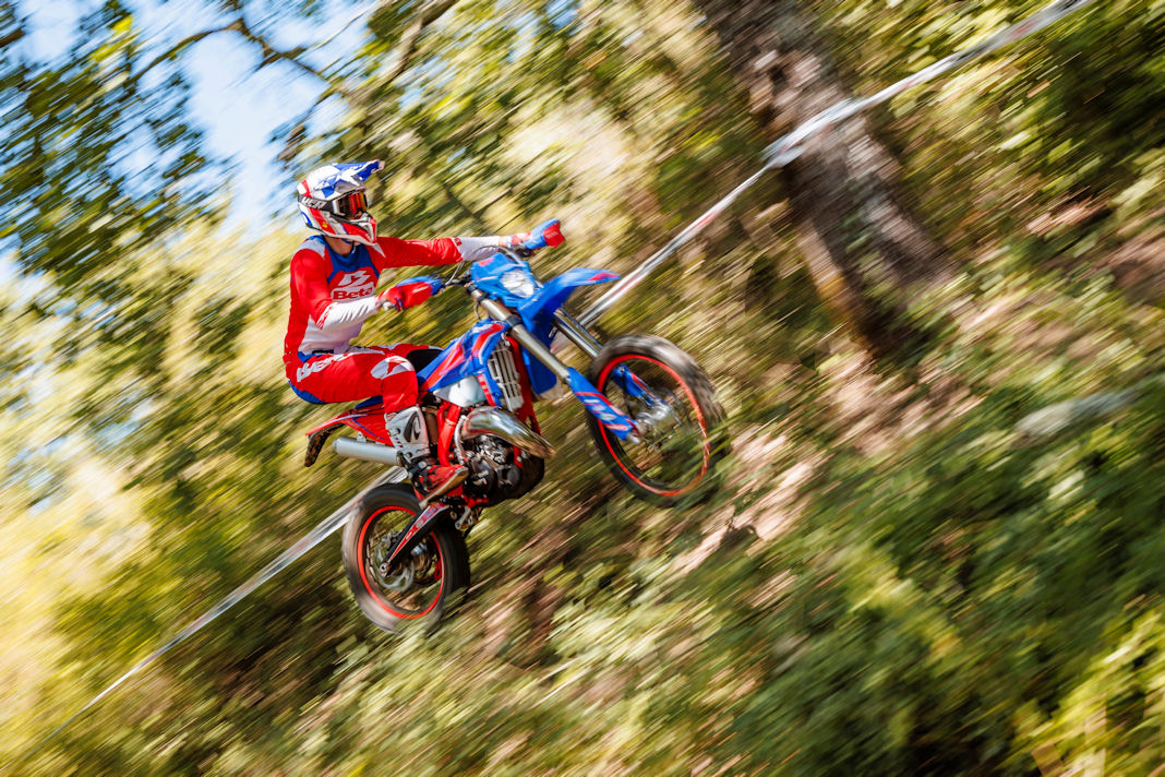 OFFROACRACKS's tweet photo. 🇮🇹 BETAMOTOR 2027: The brand new RR-RACE models - MEGA GALLERY!
All Details: https://t.co/axrPamoNdr
#beta2027 #Betamotor #Dirtbike #Enduro #Quickshifter #RRRace125 #RRRace200 #RRRace250 #RRRace300 #RRRace350 #RRRace390 #RRRace430 #RRRace480 #twostrokes
📷 Betamotor https://t.co/6oT3T529MU