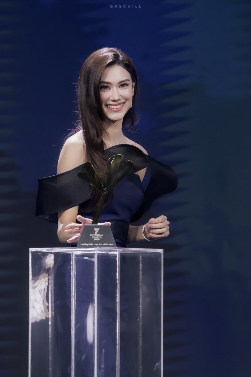GasChill's tweet photo. ไม่ได้เดินลำพังแล้วนะเด็ก 🥺✨🫶🏻

LENAMIU AT Y ENT AWARDS

#YEntertainAwardsxLenaMiu
#YEntertainAwards2026 
#Lalinalena #ลีน่าลลินา https://t.co/XCdWhpaWJq