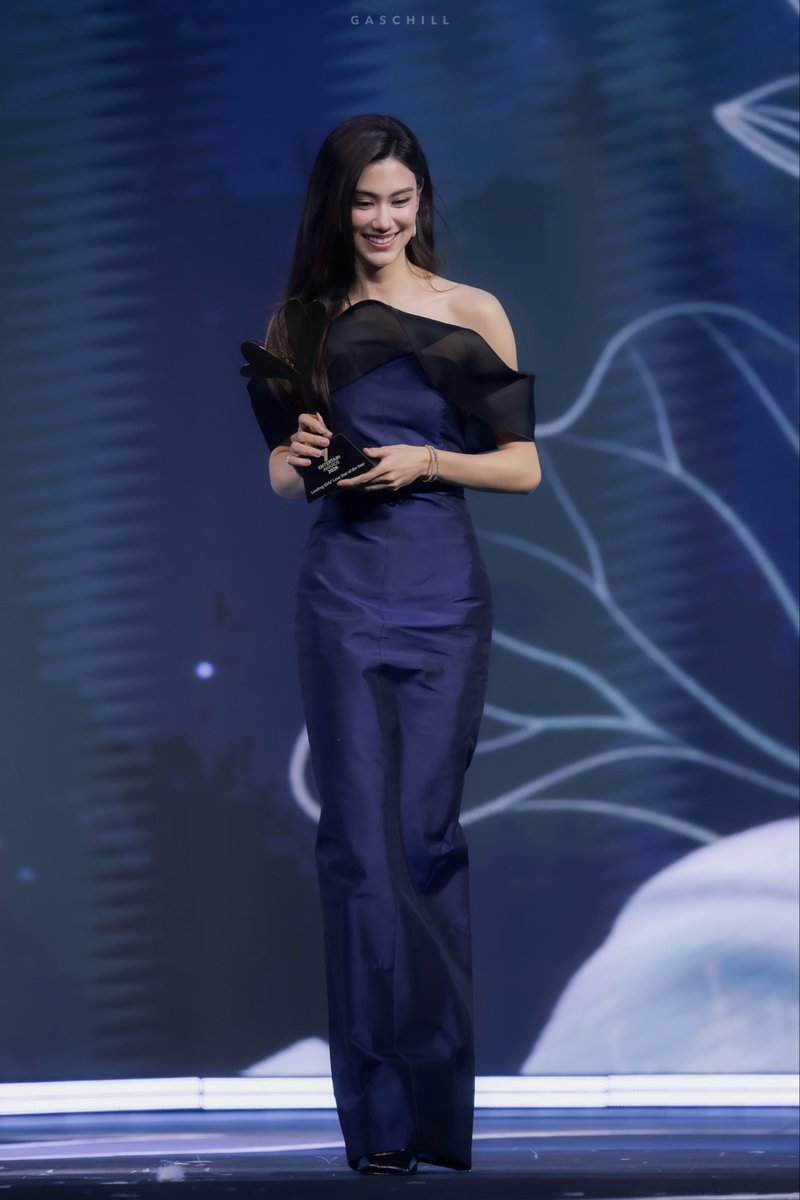 GasChill's tweet photo. ไม่ได้เดินลำพังแล้วนะเด็ก 🥺✨🫶🏻

LENAMIU AT Y ENT AWARDS

#YEntertainAwardsxLenaMiu
#YEntertainAwards2026 
#Lalinalena #ลีน่าลลินา https://t.co/XCdWhpaWJq