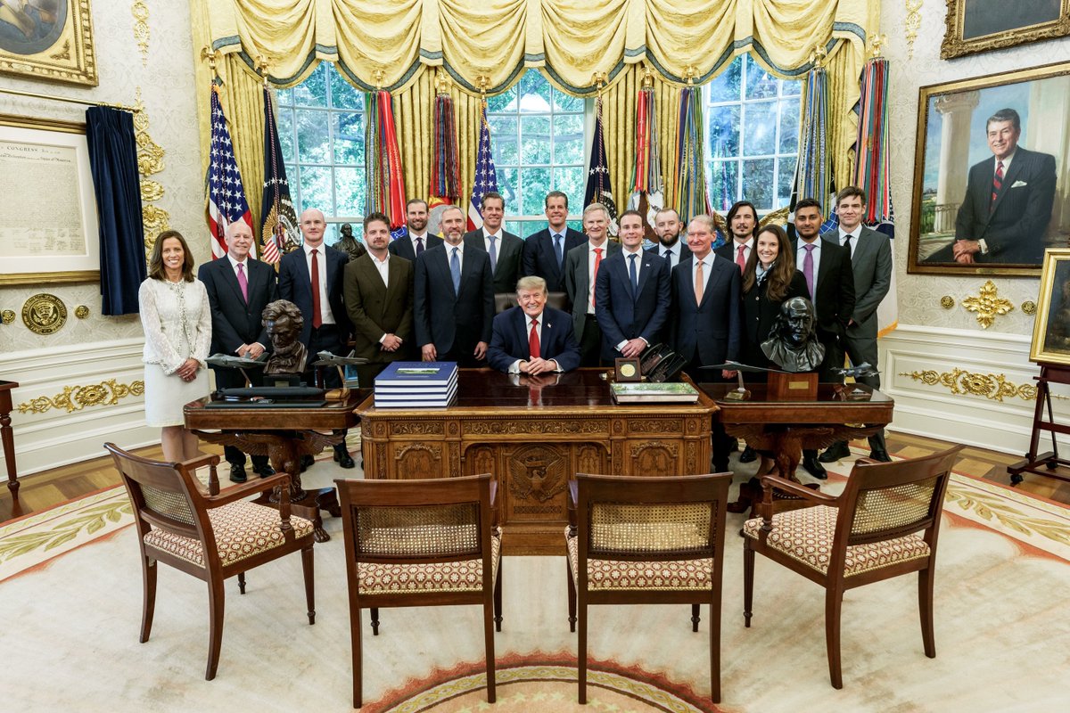 crypto_queen_x's tweet photo. I SEE YOU @bgarlinghouse https://t.co/tKYfzgBlUe