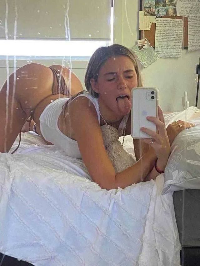 AsstasticX's tweet photo. A Battle of Wills 🍑
#wankchat
#goon
#AsstasticX
#booty https://t.co/CDMOr3u65u