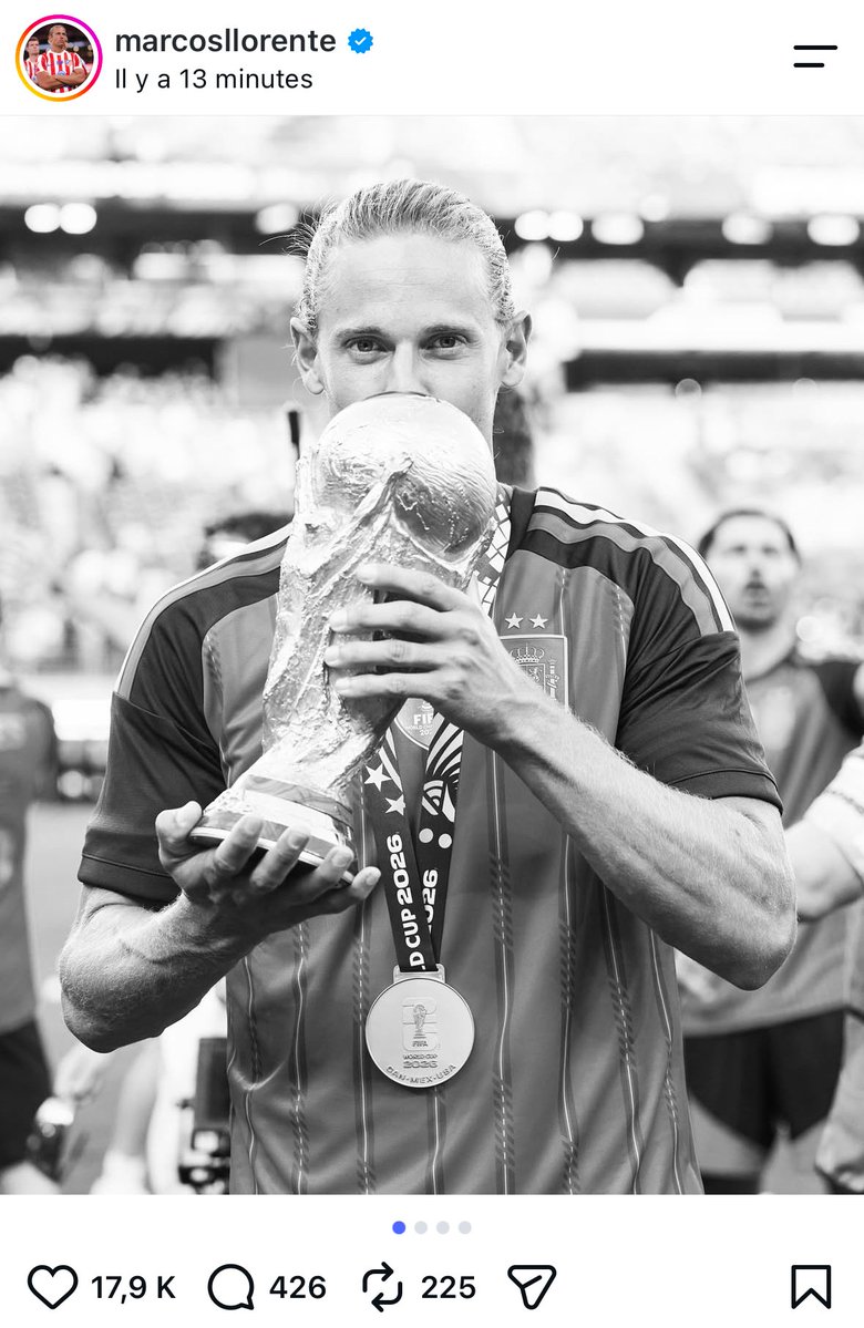 ActuFoot_'s tweet photo. 🚨🚨 OFFICIEL ! MARCOS LLORENTE 🇪🇸 ANNONCE SA RETRAITE INTERNATIONALE À L’ÂGE DE 31 ANS !!!! 👋

🗣️ « Après y avoir longuement réfléchi, j’ai décidé de mettre un terme à mon aventure avec la sélection espagnole.

Je suis conscient que je suis encore jeune et que, peut-être, si je continuais à bien faire les choses, il me resterait encore plusieurs années pour porter ce maillot.

Je sais que beaucoup d’entre vous ne comprendront pas cette décision et, sûrement, moi non plus je ne l’aurais pas comprise de l’extérieur. Mais c’est une décision personnelle, mûrement réfléchie et, surtout, profondément ressentie.

Que je sois allé à la Coupe du monde ou non, que nous l’ayons remportée ou non, cette décision était déjà prise.

Je ne peux qu’être infiniment reconnaissant envers toutes les personnes que j’ai croisées durant toutes ces années et qui ont permis à ma famille et à moi de vivre des moments uniques et inoubliables.

Je retiens tout ce que j’ai vécu, mais surtout ces 52 derniers jours. Avec un groupe merveilleux qui s’est battu jusqu’au bout pour placer l’Espagne au sommet. Et c’est ce qu’il a réussi à faire.

Cela a été une fierté de représenter mon pays et de faire partie de cette histoire.

Merci pour tout.

Je vous embrasse tous. »

📲 IG