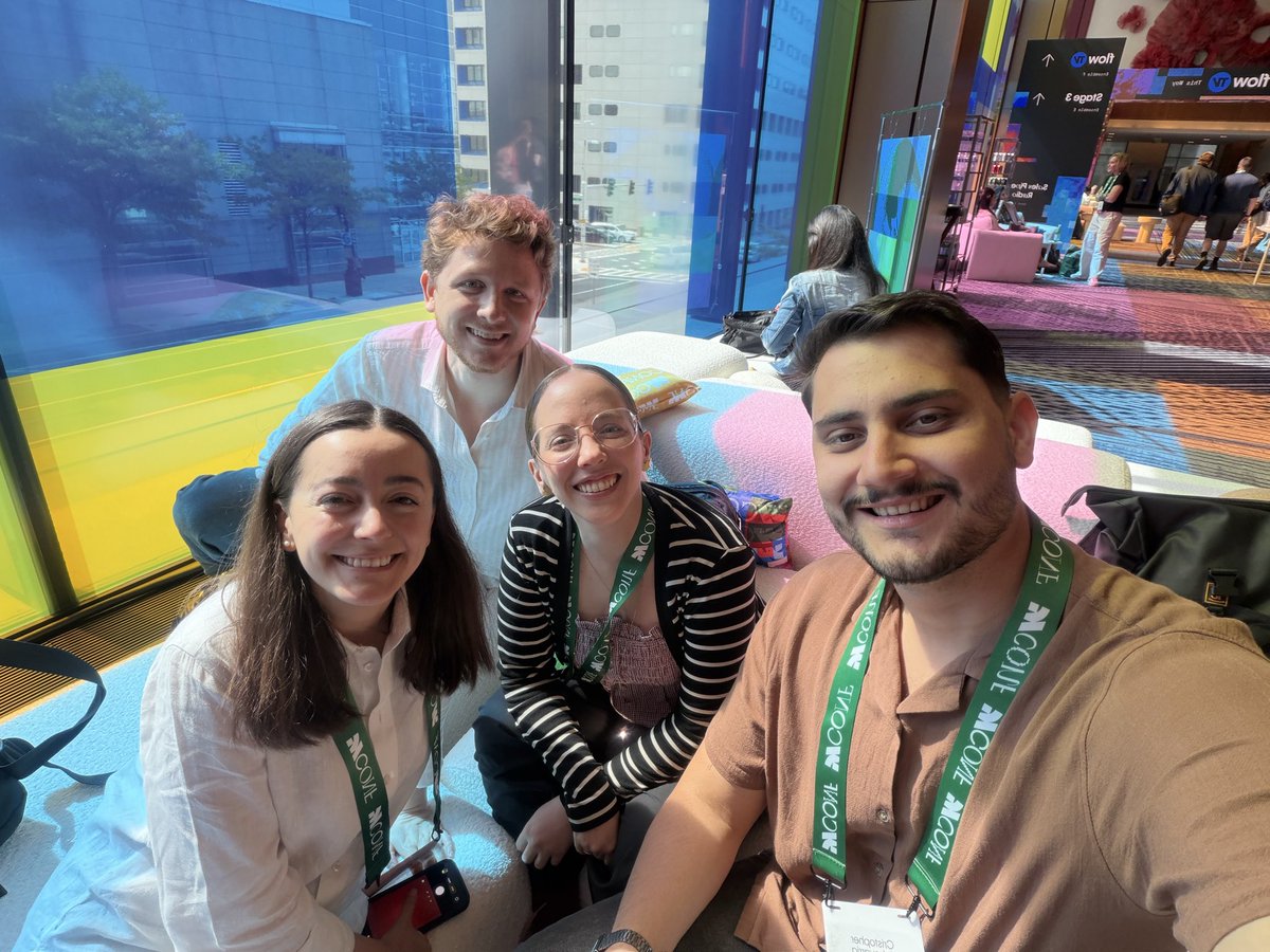 echevarss's tweet photo. @webflow CONF 26. Compartiendo con un montón de builders, agencies y companies el futuro de la web ⚡️ https://t.co/xgxW6H2Aqq