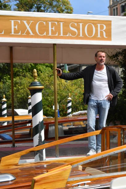 sebkochthinker's tweet photo. 🔙. On this day, 3 September 2018, Sebastian Koch arrived in Hotel Excelsior to present "WERK OHNE AUTOR / NEVER LOOK AWAY" dir. Florian Henckel von Donnersmarck in 75th Venice International Film Festival. Sebastian Koch plays Professor Carl Seeband, a Nazi gynecologist. https://t.co/Ogxrfnkg3T